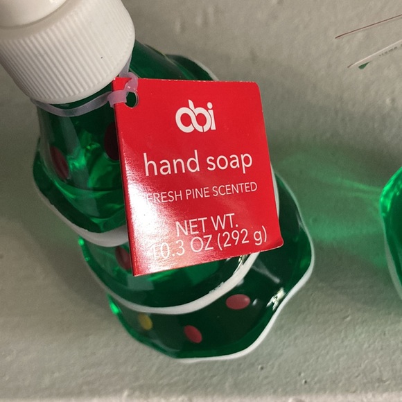 NWT Set of 2- Fresh Pine Scented Christmas Tree ๐ Bottle Hand Soap Dispensers - Picture 7 of 17